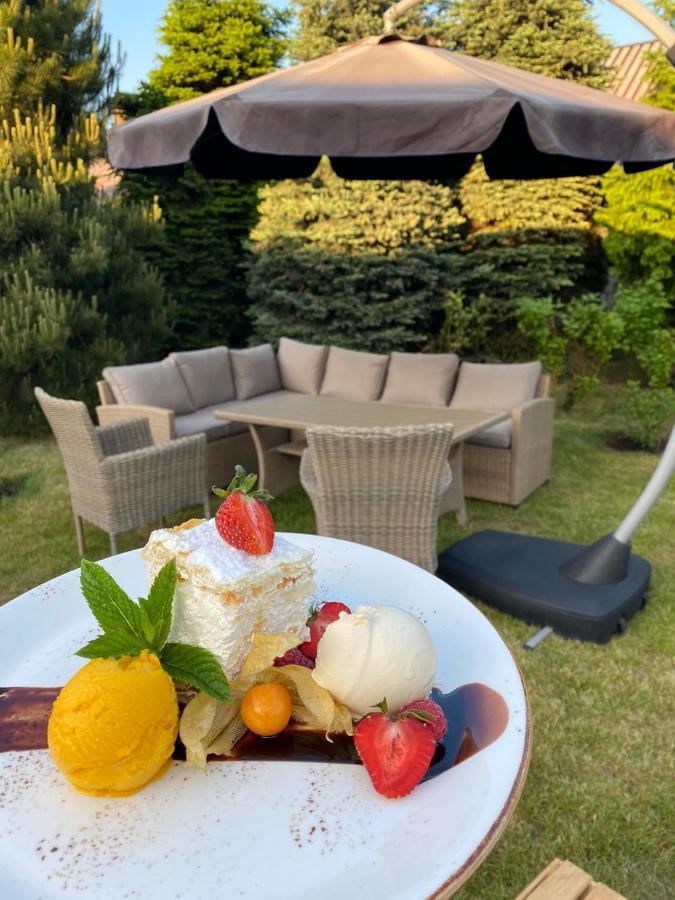 Bialy Dom Henlex Hotel Restauracja 포즈난 외부 사진