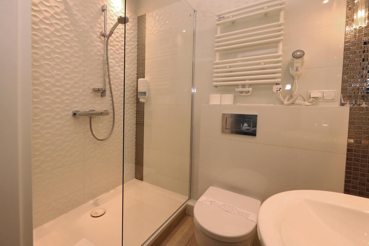 Bialy Dom Henlex Hotel Restauracja 포즈난 외부 사진