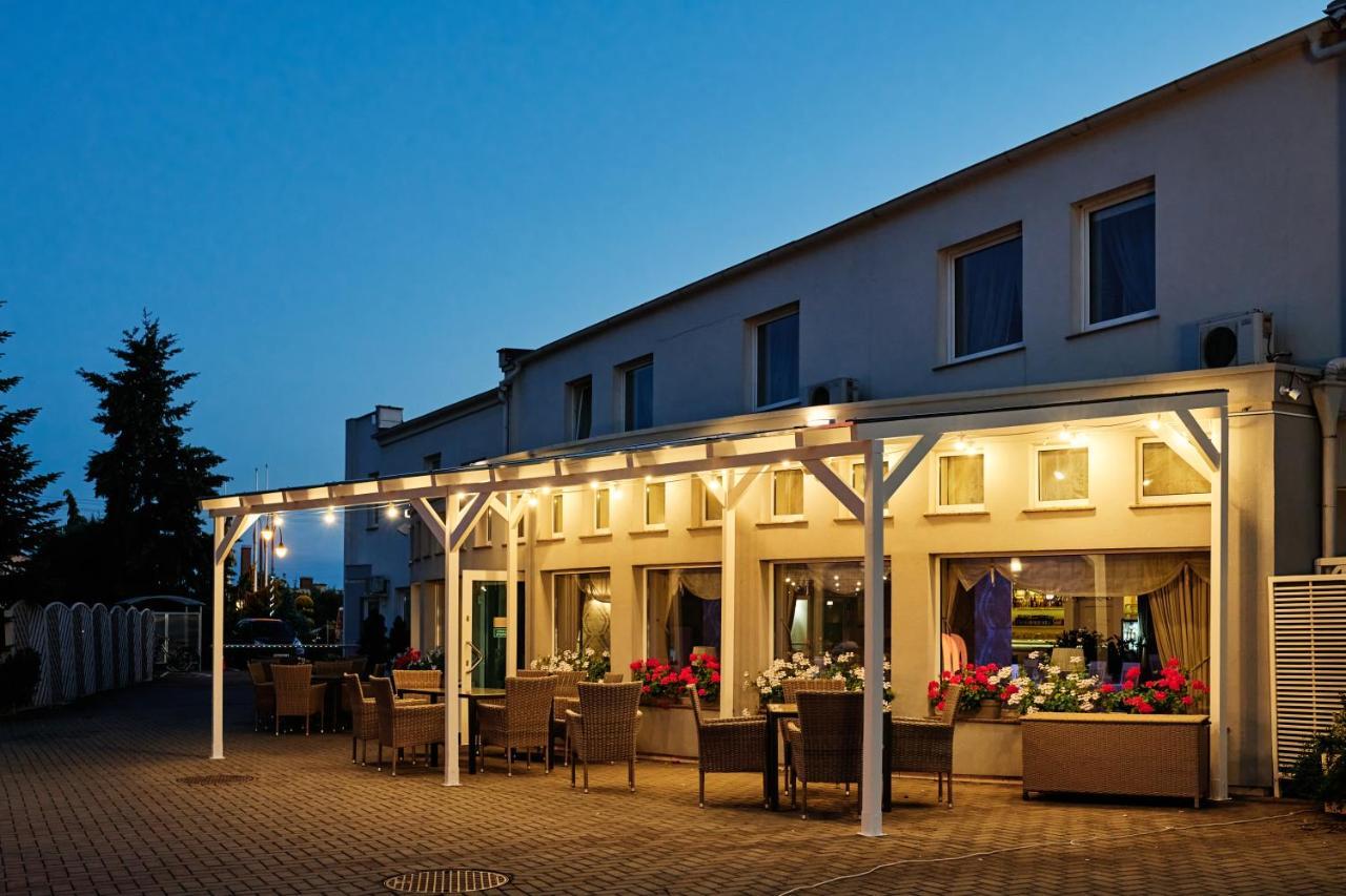 Bialy Dom Henlex Hotel Restauracja 포즈난 외부 사진