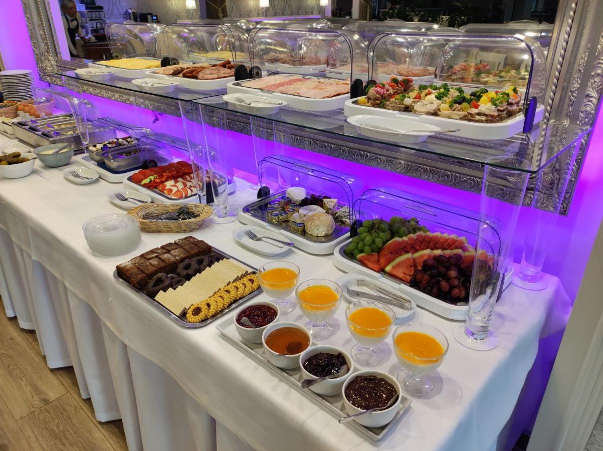 Bialy Dom Henlex Hotel Restauracja 포즈난 외부 사진