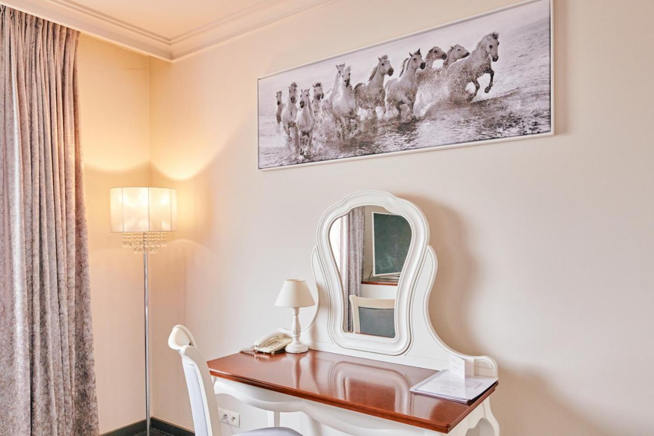 Bialy Dom Henlex Hotel Restauracja 포즈난 외부 사진