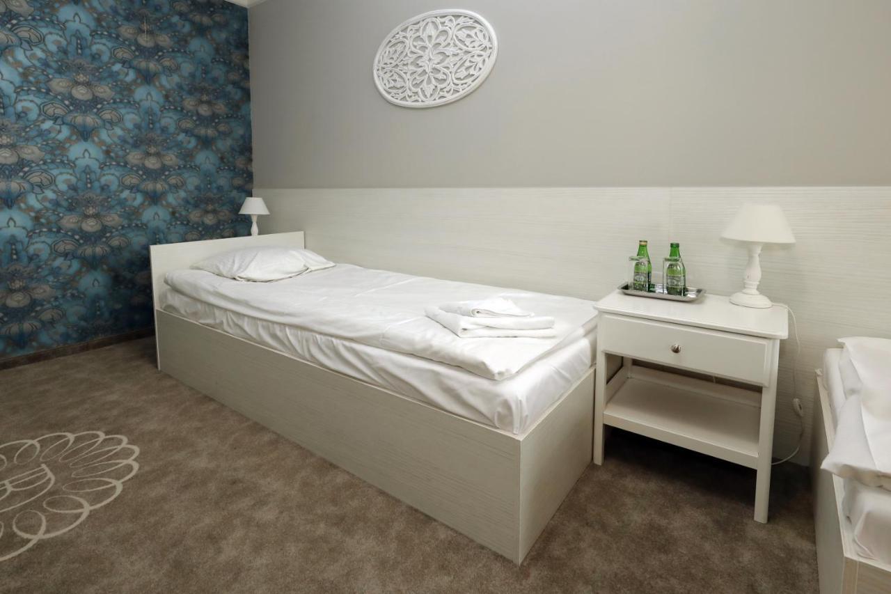 Bialy Dom Henlex Hotel Restauracja 포즈난 외부 사진