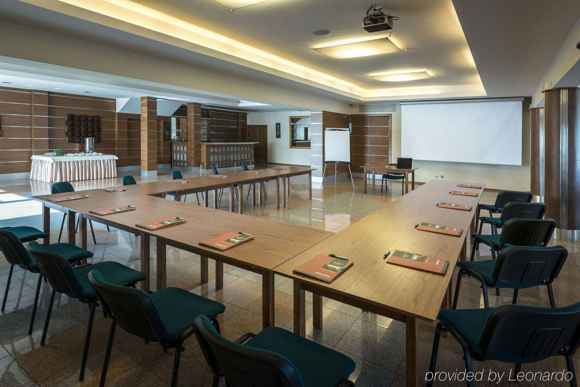 Bialy Dom Henlex Hotel Restauracja 포즈난 시설 사진