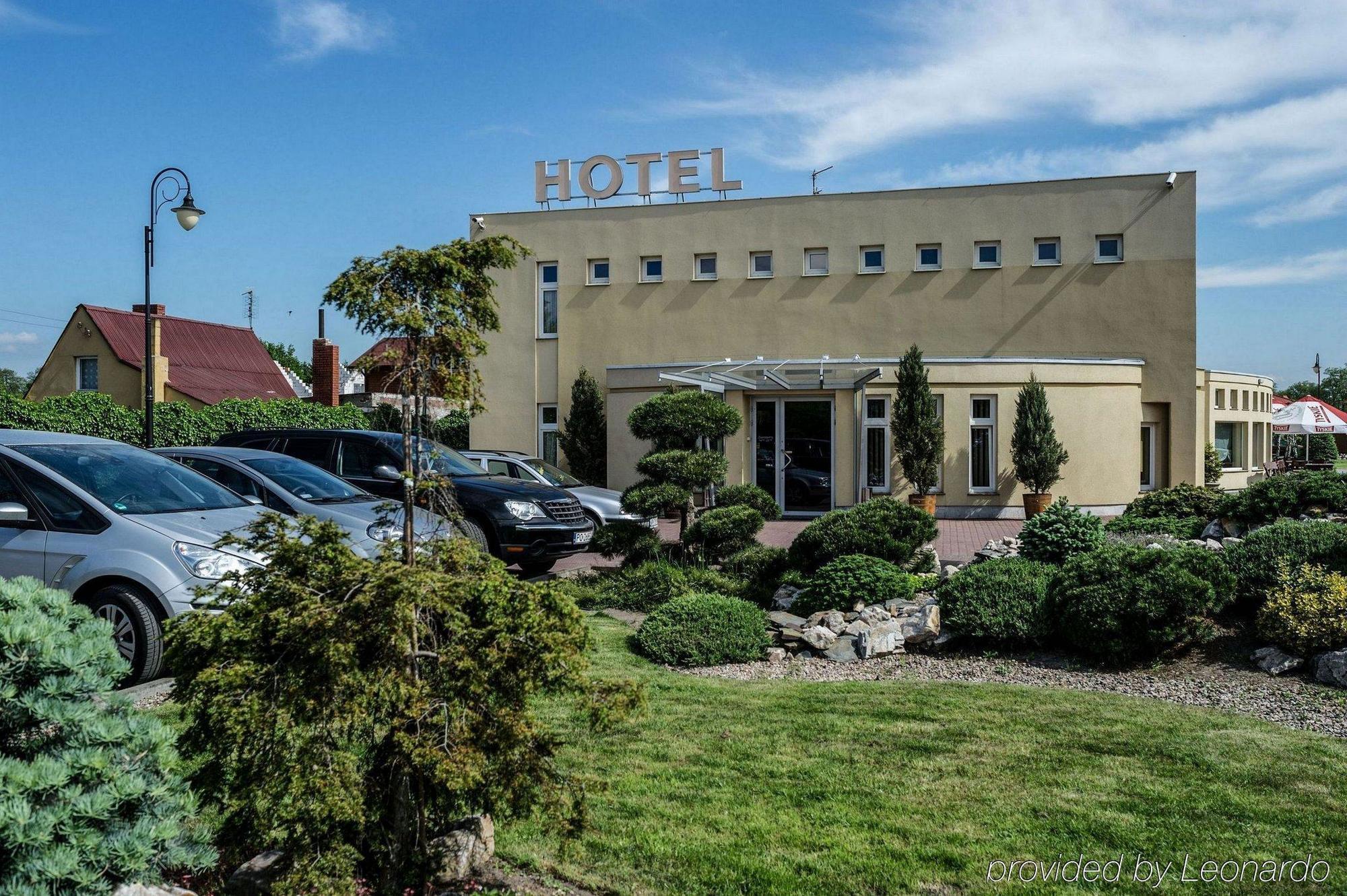 Bialy Dom Henlex Hotel Restauracja 포즈난 외부 사진